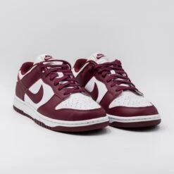 Nike Dunk Low Bordeaux (Women's) -Nike 2R0A3231