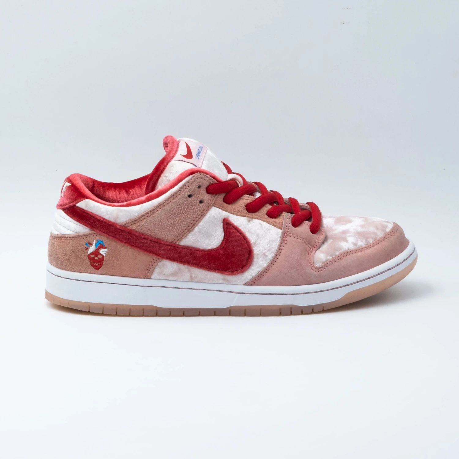 Nike Dunk SB Low StrangeLove Skateboards 17 Nike Dunk SB Low StrangeLove Skateboards – Image 17