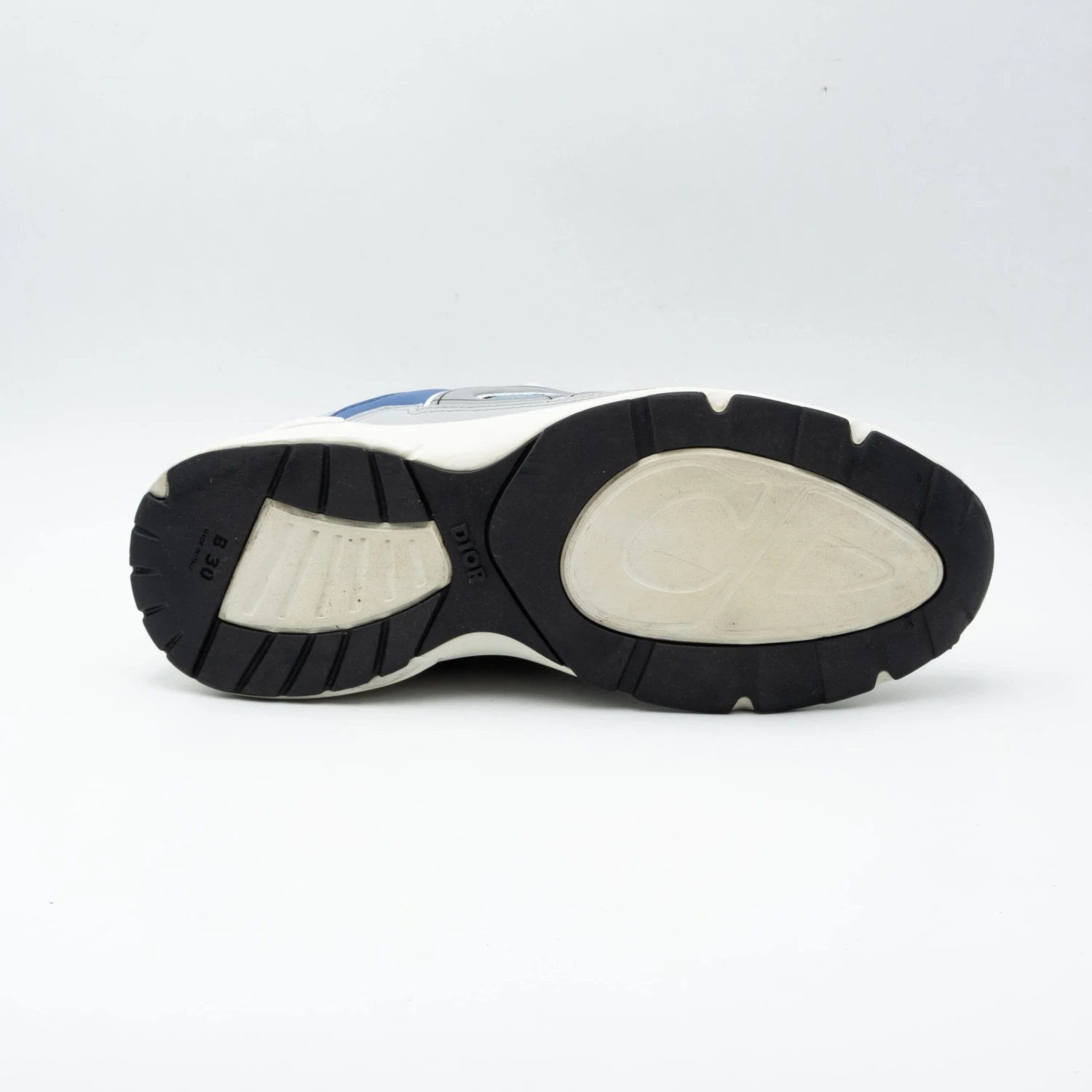 Dior B30 Reflective CD30 - Light Blue Grey 4 Dior B30 Reflective CD30 - Light Blue Grey – Image 4