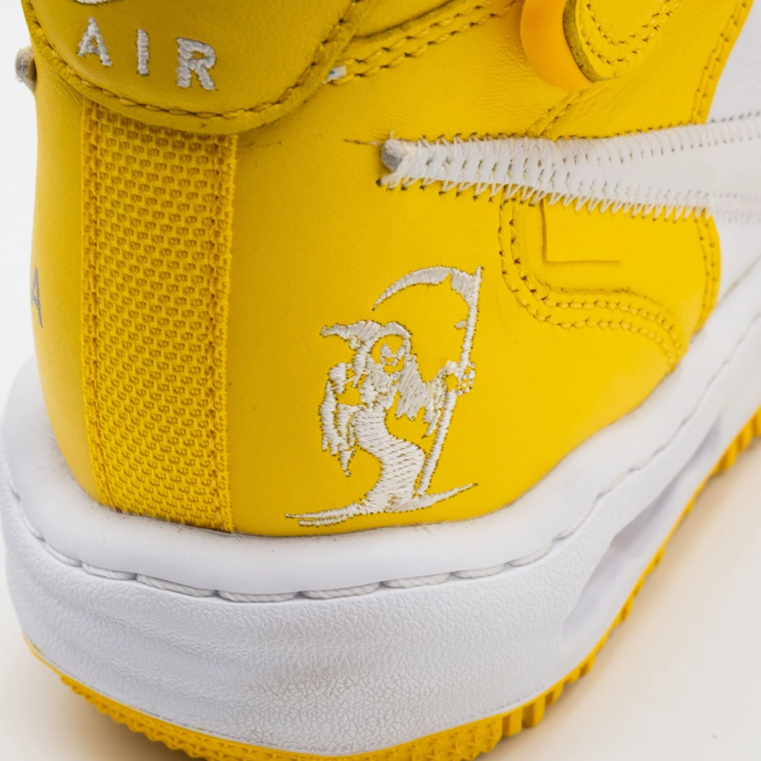 Nike Air Force 1 Mid SP Off-White Varsity Maize – Image 6