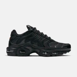 Nike Air Max Plus Triple Black