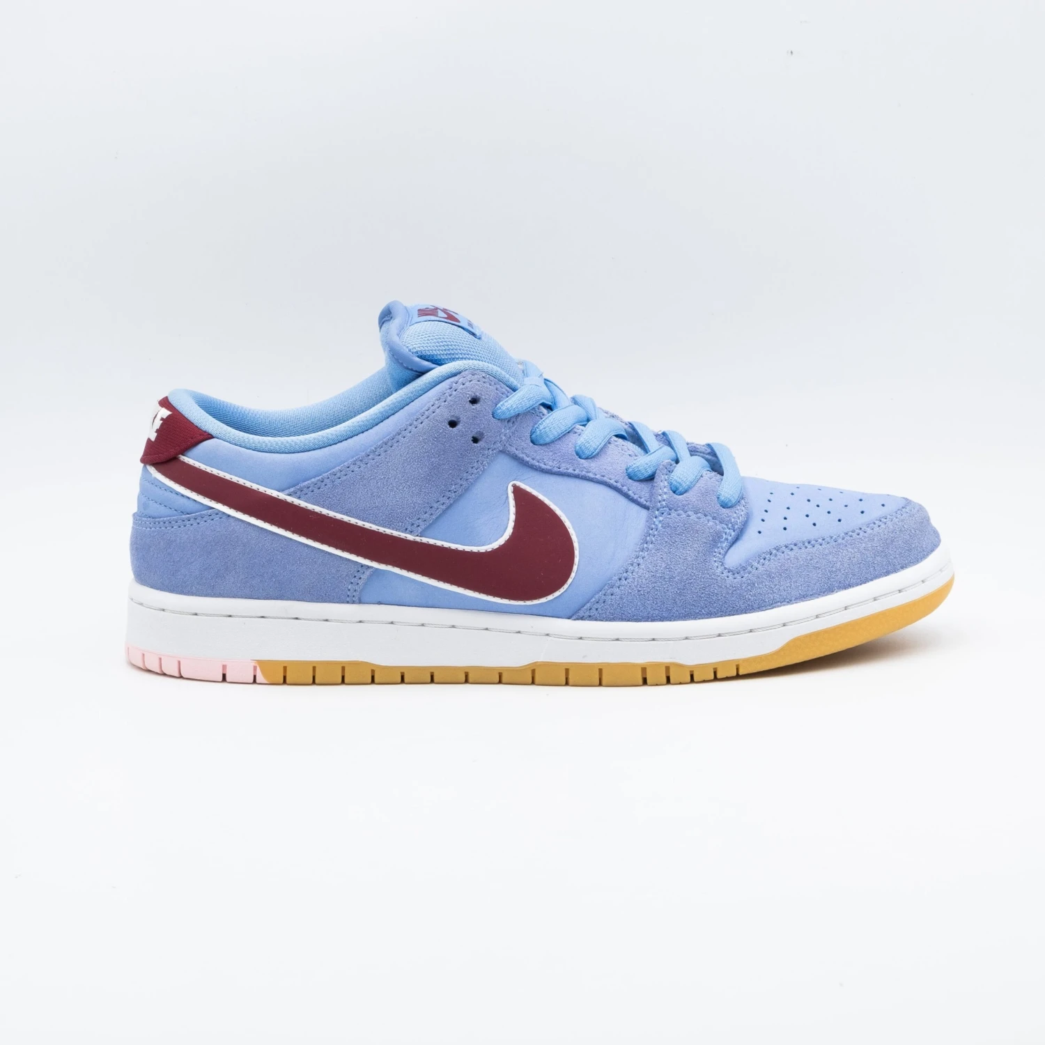 Nike Dunk SB Low Philadelphia Phillies 4 Nike Dunk SB Low Philadelphia Phillies – Image 4
