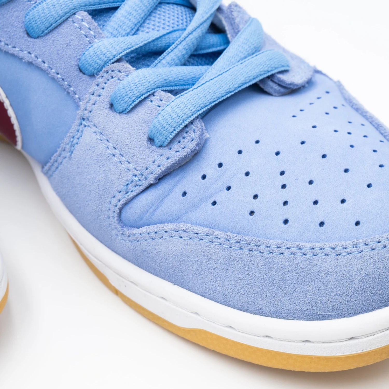 Nike Dunk SB Low Philadelphia Phillies 8 Nike Dunk SB Low Philadelphia Phillies – Image 8